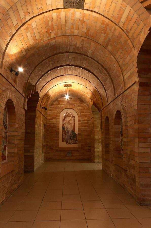 Hotel Imos Бржецлав Екстер'єр фото